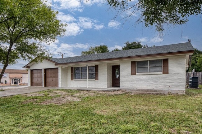 Photo - 100 Crestline Dr