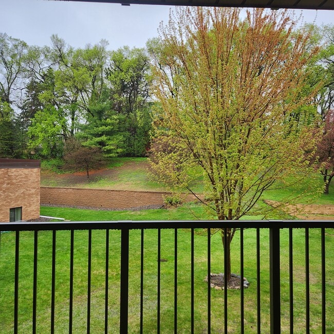 Photo - 2690 Oxford St N Unidad Cozy condo in Roseville