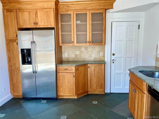 Photo - 34 Maplewood St