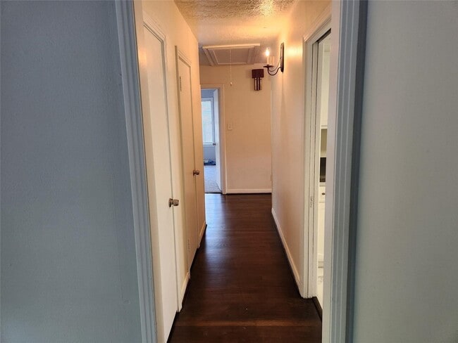 Building Photo - 1107 Worthshire St