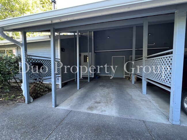 Photo - North Adams Unidad 320