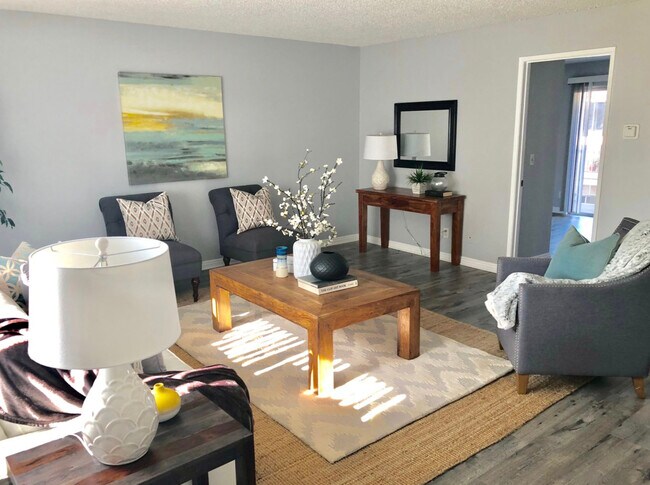 Photo - 2166 Chestnut Ave