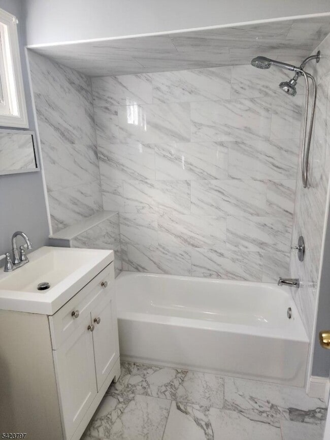 Building Photo - 10 Westcott St