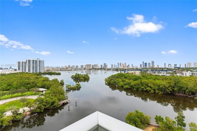 Building Photo - 16385 Biscayne Blvd Unit 1007