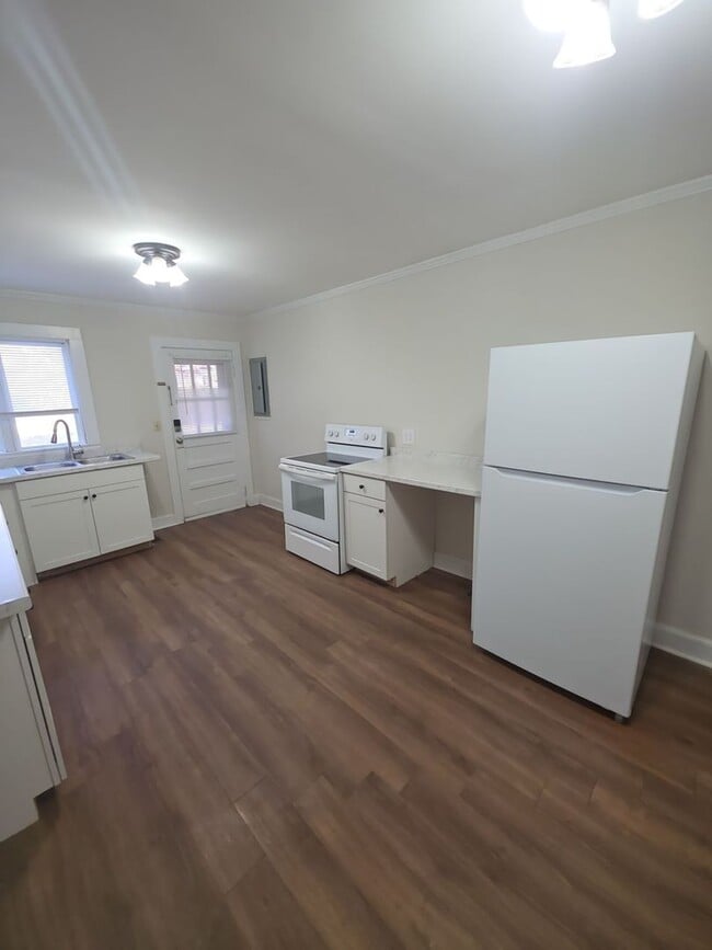 Photo - 58 Davis Ave Unidad 58 Davis Ave A