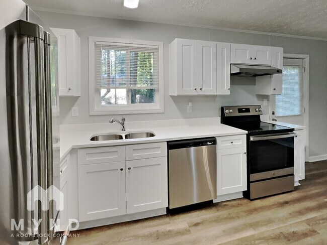 Photo - 2585 Westchester Dr