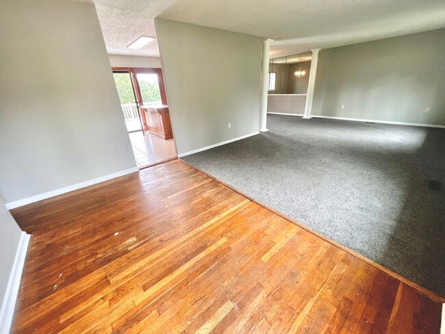 Photo - 3 Bed 2 Bath- Hopewell Township Pa!
