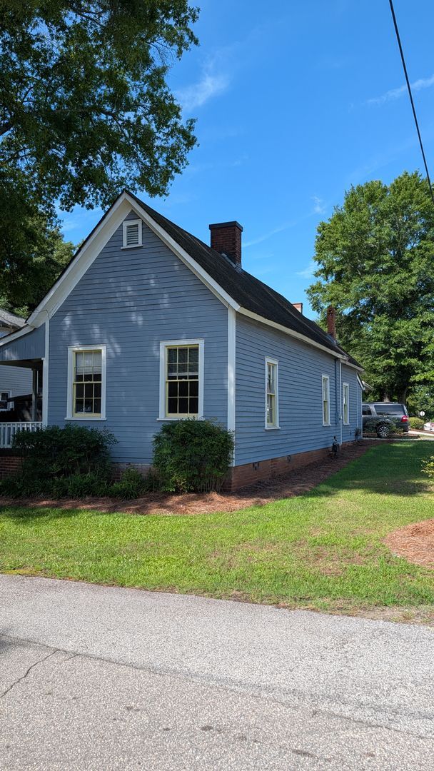 Building Photo - Charming Mill-Era Cottage Near Downtown Monroe