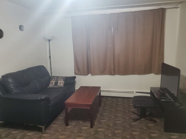 Photo - 10415 99 Ave Unit B3