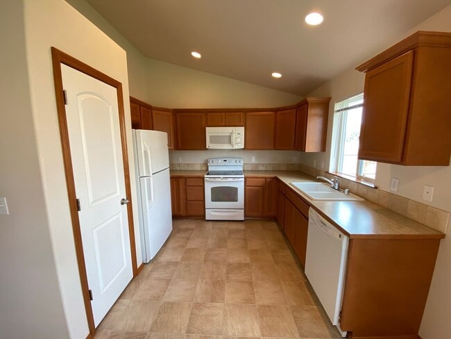 Photo - 3 Bedroom Home on Cul-De-Sac for Rent!