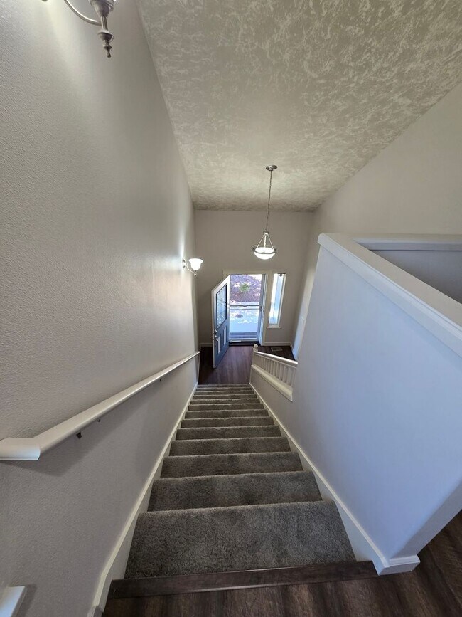 Photo - Cat Pet Friendly 3 Bed / 2.5 Bath Home Near I-5 in Albany, OR