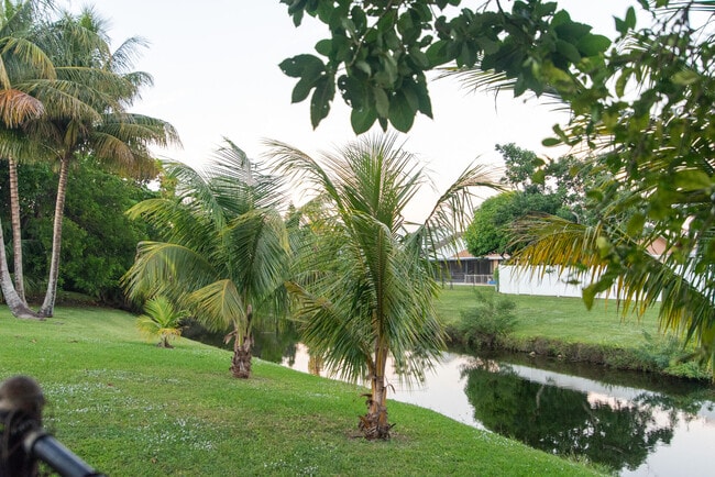 Photo - 820 Lantern Tree Ln