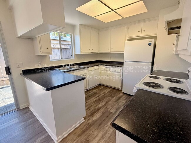 Photo - 219 Plymouth Dr Unit B