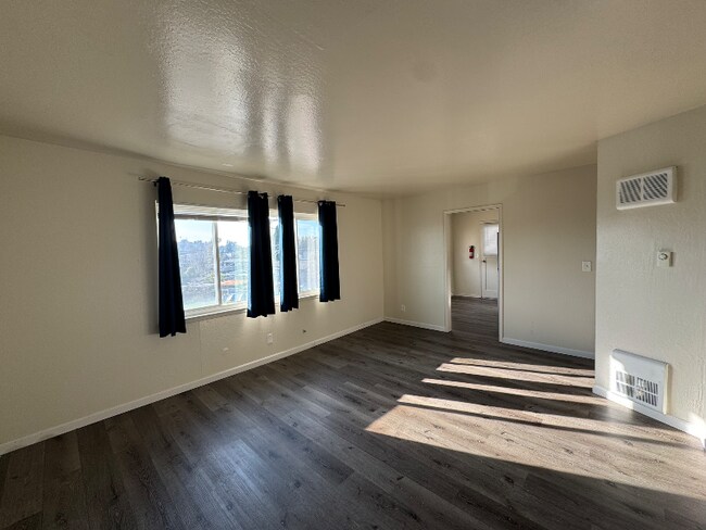 Photo - 4800 Daisy St Unit 2