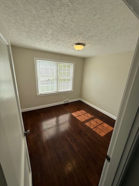 Photo - 1904 N Main St