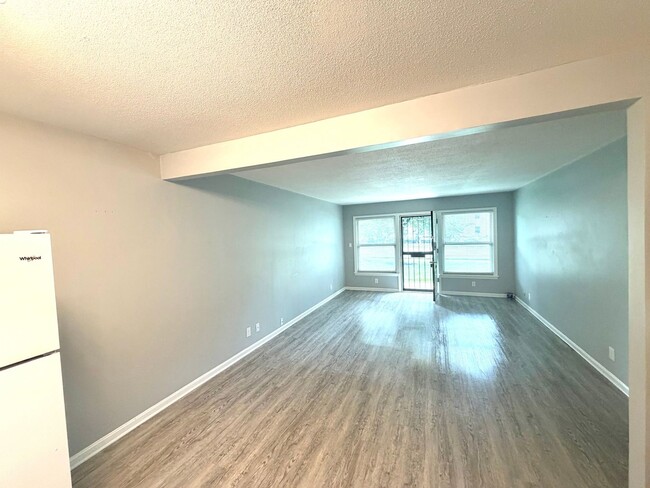 Photo - 1827 Bashford Manor Ln