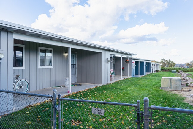 River Vista Apartments