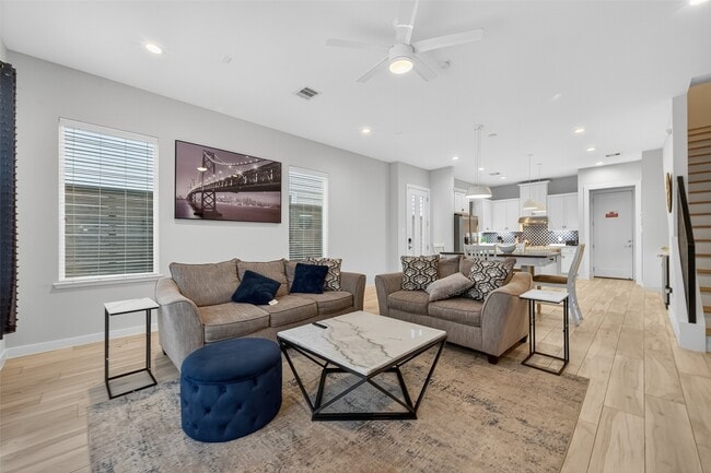 Photo - 2617 Live Oak St