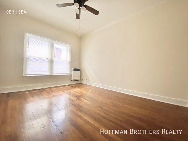 Photo - 447 S Grand View St Unidad 102