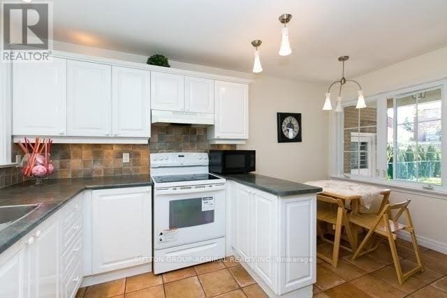 Photo - 141 Elvaston Dr