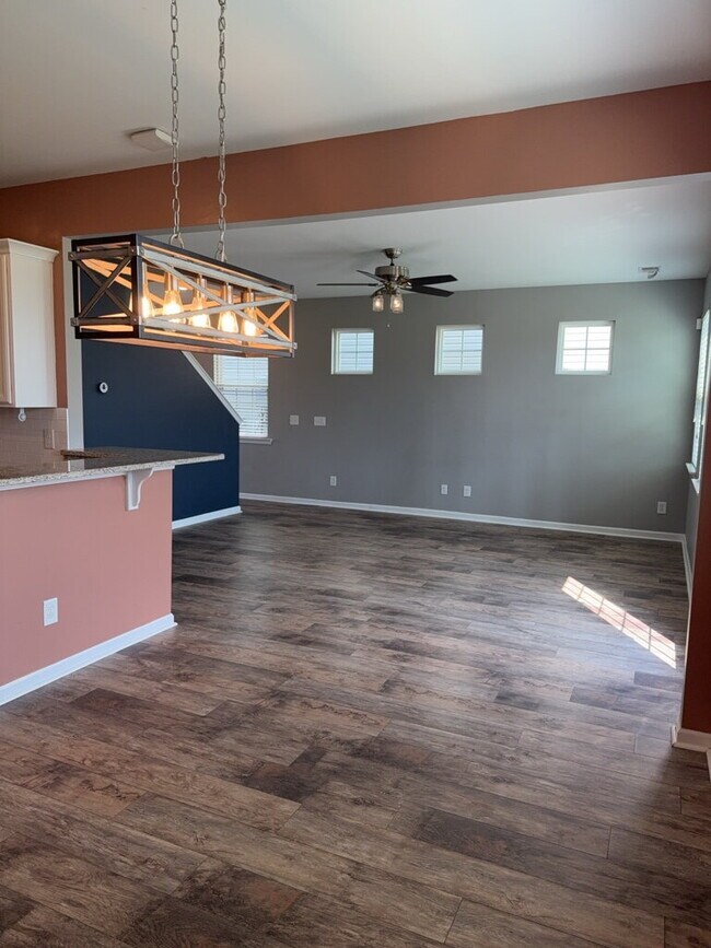 Photo - 838 Redbud Ln