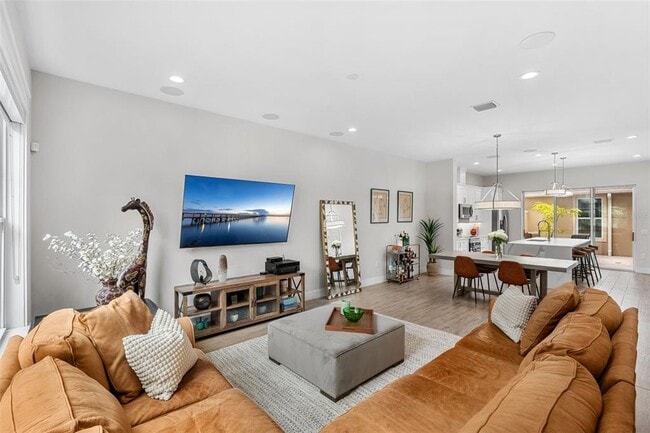 Photo - 1275 Michigan Ave