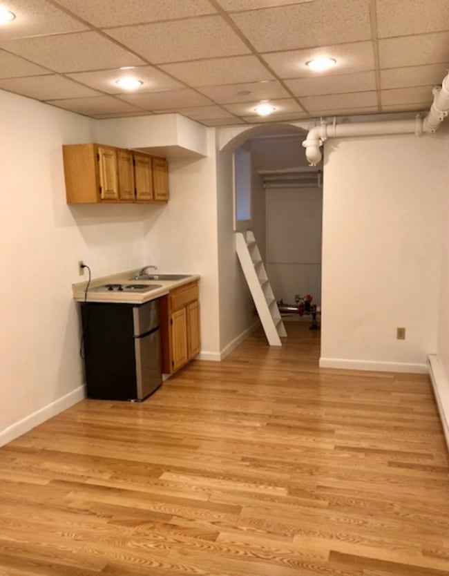 Photo - 406 Beacon St Unidad B Rental