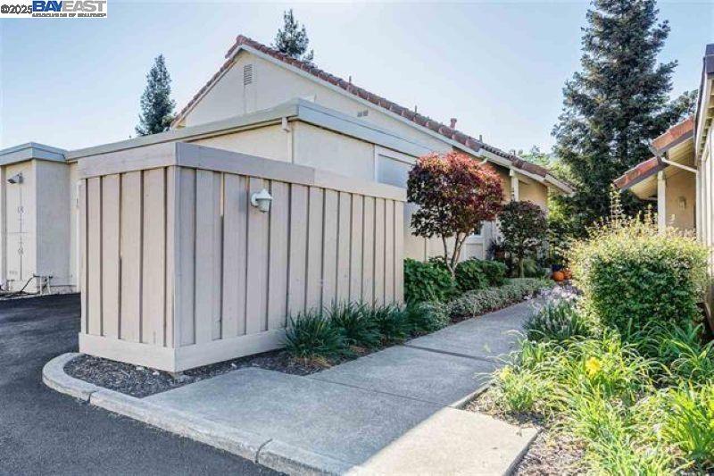 Photo - 19 Mt Wilson Way Townhome