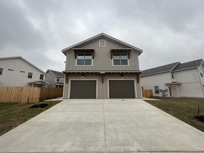 Photo - 13851 Enzo Gate