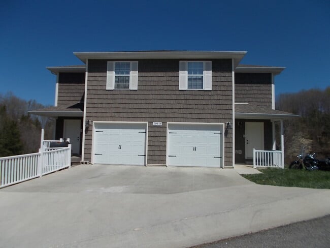 Building Photo - 20918 Homer Rd Unit 20918 B Homer