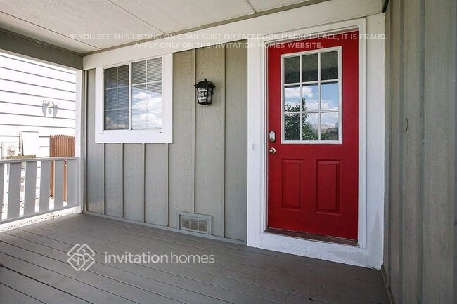 Photo - 4742 Malaya St