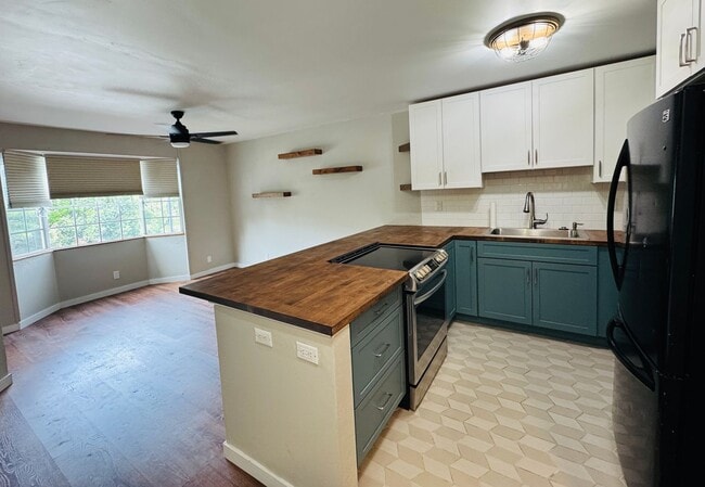 Building Photo - 1 Bedroom 1 Bath near Kaneohe Bay Drive