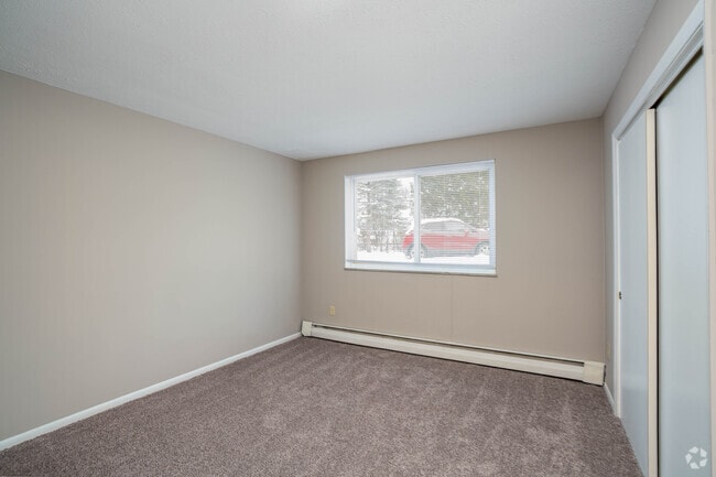 1BR, 1BA - 554SF - Bedroom