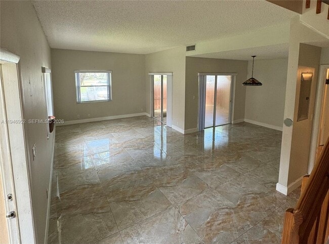 Photo - 549 Racquet Club Rd