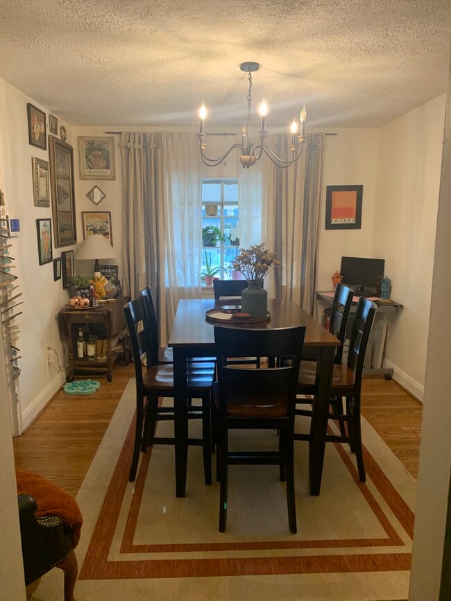 Photo - 143 N Edgewood St