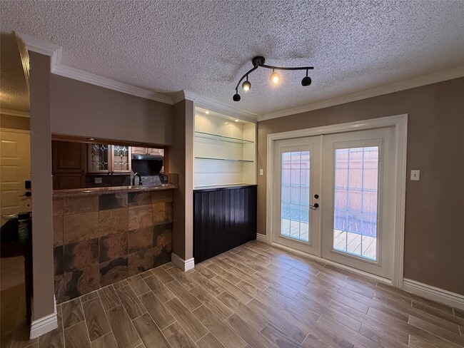 Photo - 10555 Turtlewood Ct