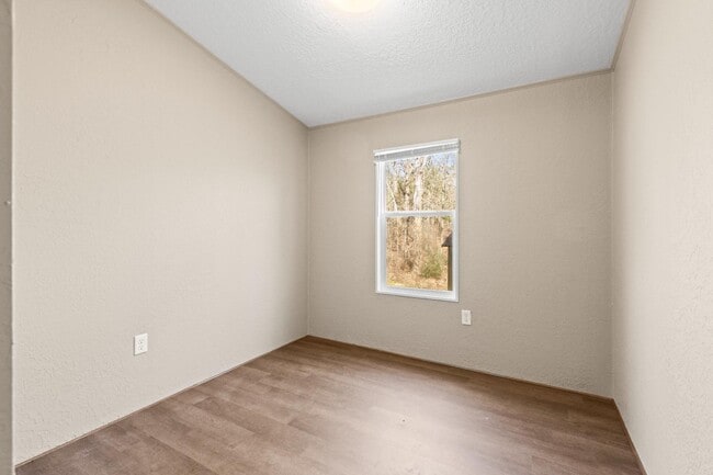 Photo - 15843 Country Way