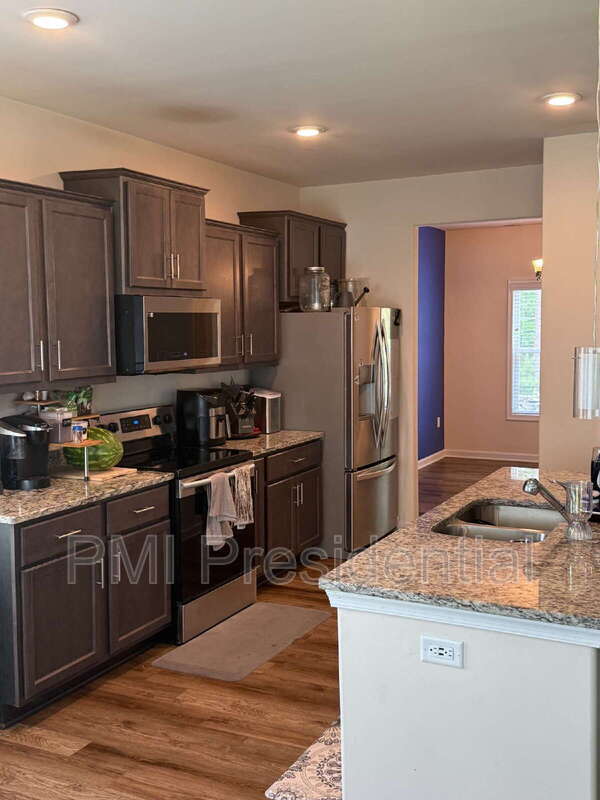 Photo - 7044 Hepworth Dr