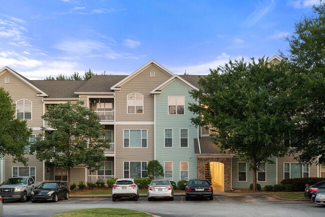 C195580_CreeksideVista_APARTMENT_EXTERIORS _03-2
