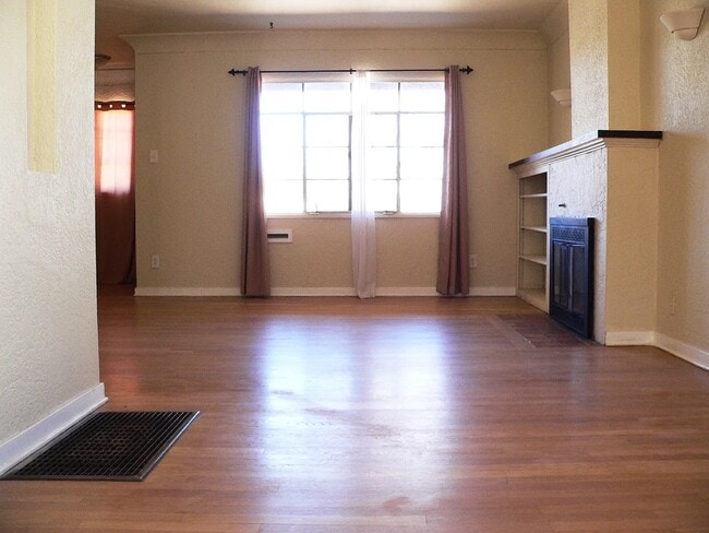 Great room 2 - 406 Carlisle Boulevard Southeast