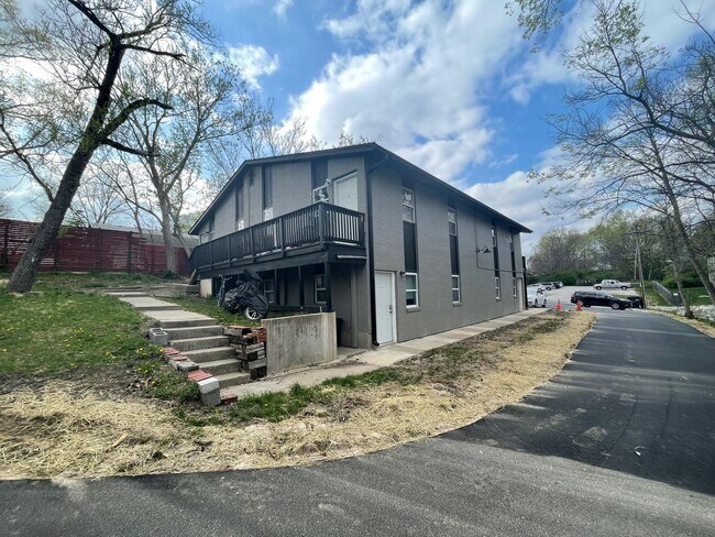 Photo - 1612 Richardson St Unit 1