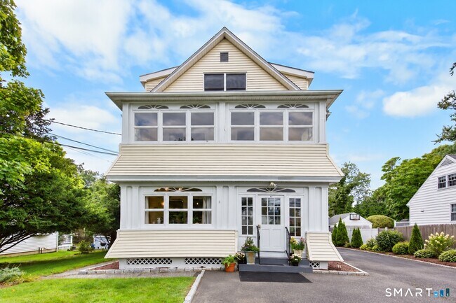 Building Photo - 19 Maple Ave N