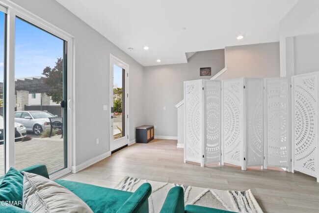 Photo - 2059 Rosecrans Ave
