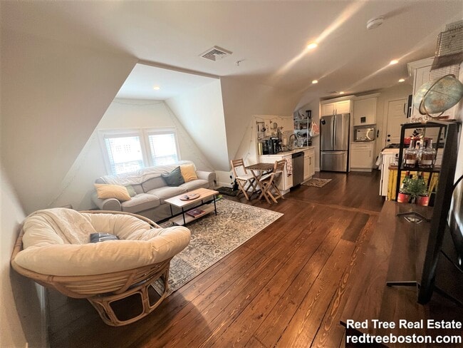 Photo - 19 Bellevue St Unit 3