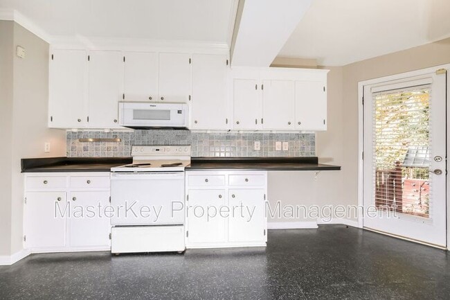 Photo - 916 Tanglewood Dr