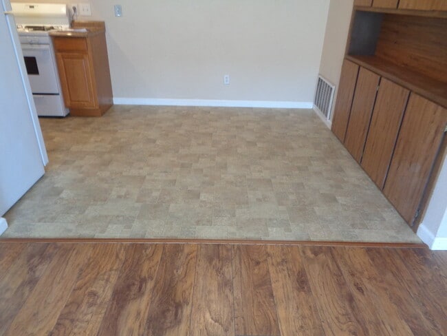 Photo - 1518 Upland Dr