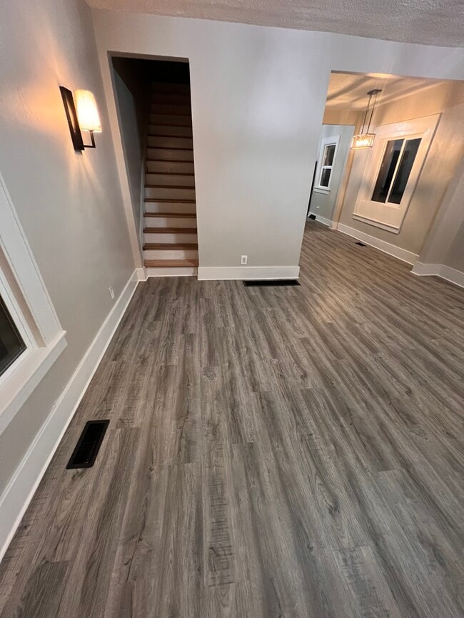 Photo - 1410 Center St