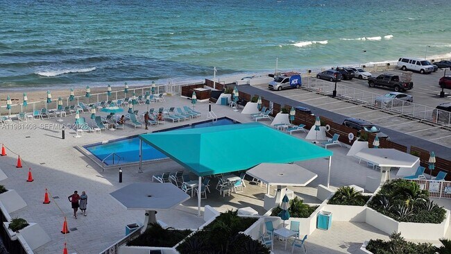 Building Photo - 3140 S Ocean Dr Unit 506