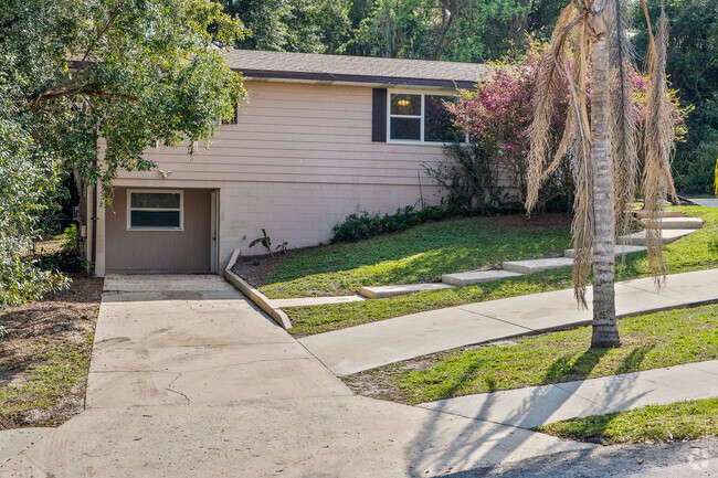 Building Photo - 630 W Rich Ave Unit Lower e Rental