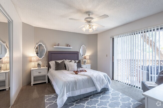 1 BR, 1 BA - 825 SF